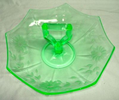 Imperial Center Handle Bowl w/ Cutting