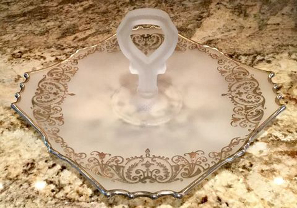 New Martinsville #  36 Oscar Center Handled w/ AnnLyn Silver Decoration Server