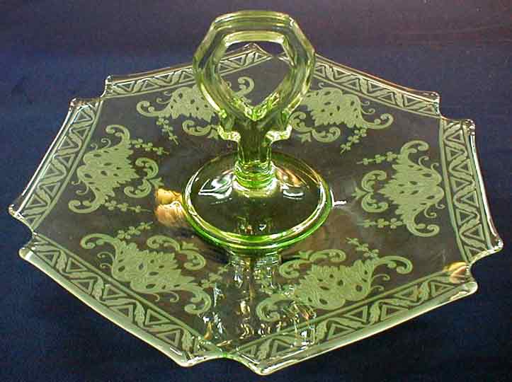 New Martinsville "Notched Hexagon" Center Handled Server
