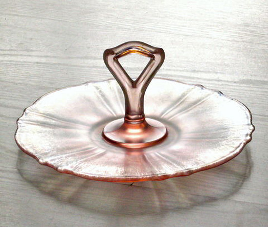 Tiffin #15310 Center Handle Server