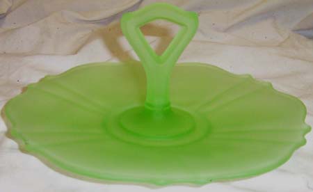 Tiffin #15310 Center Handle Server