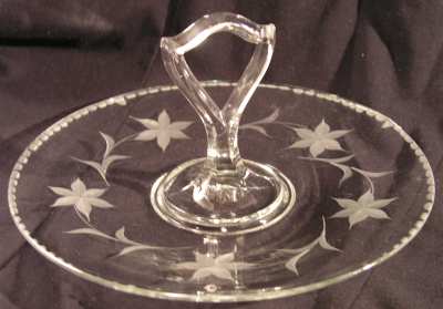 Tiffin #15320 Round Center Handle Server