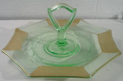 Tiffin #15320 Center Handle Server