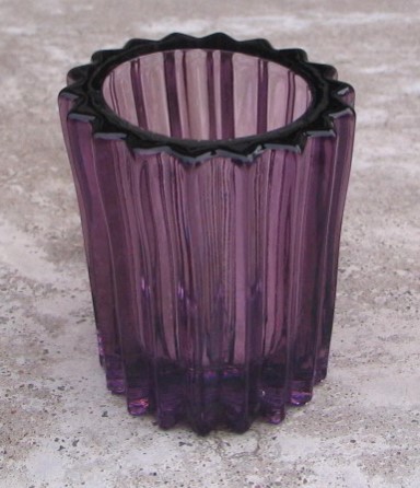 Heisey by Imperial Ridgeleigh Plum Cigarette Holder