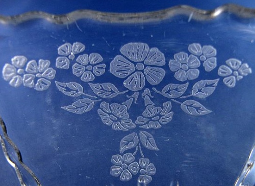 New Martinsville Meadow Wreath Etch