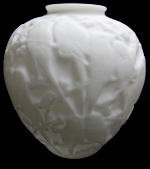 Consolidated #2752 Martele Lovebird Vase