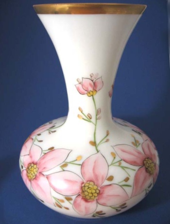Consolidated #4038 Con-Cora Vase w/ Dogwood Decoration