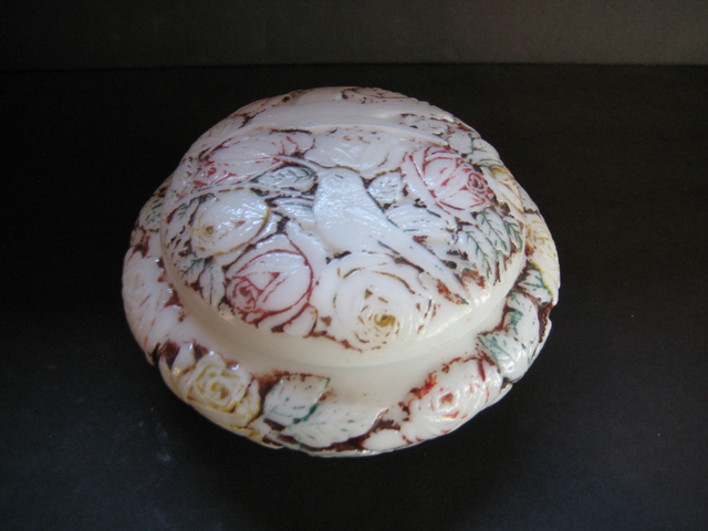 Consolidated #2588 Martele Hummingbird Puff Box