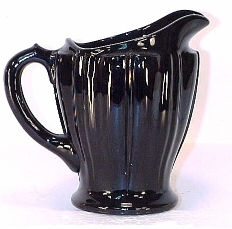 Co-Operative Flint # 579 Ribbed Creamer