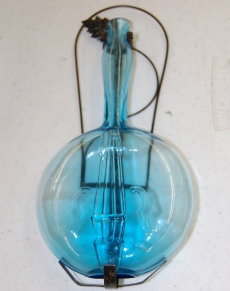 Dell Banjo Vase w/ Hanger