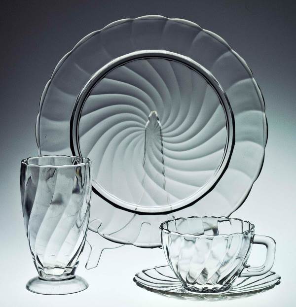 Dominion Swirl Place Setting