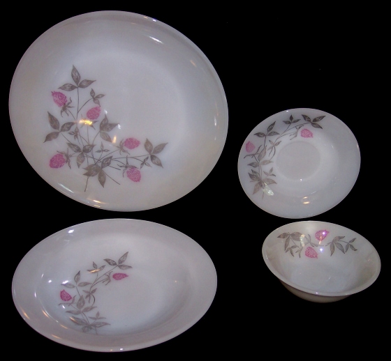 Federal Clover Tableware