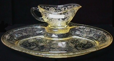 Hazel-Atlas Florentine #2 (Poppy #2) Gravy Boat & Platter