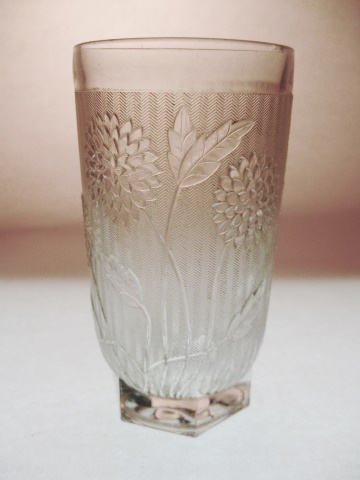Jeannette Chrysanthemum & Herringbone Tumbler