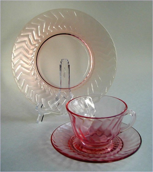 Jeannette Broken Spiral Zig Zag Cup & Saucer & Plate