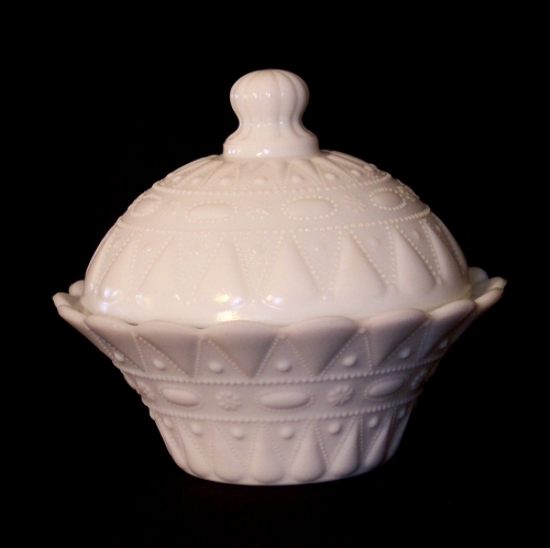 Kemple #405 Lace & Dewdrop Covered Bowl