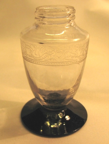 Maryland Glass Co. # 9090 Bi-Color Shaker w/ Dragon Etch