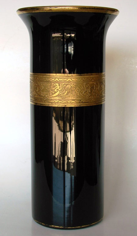 Maryland Glass Co. Vase w/ Gold-Encrusted Dragon Etch