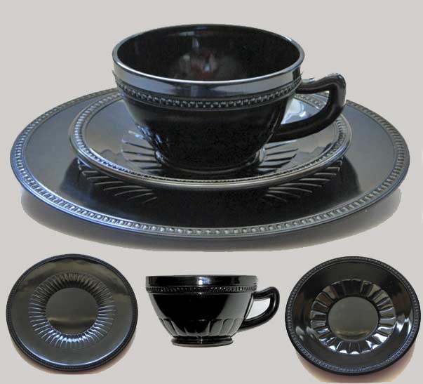 L. E. Smith Unknown Pattern Place Setting