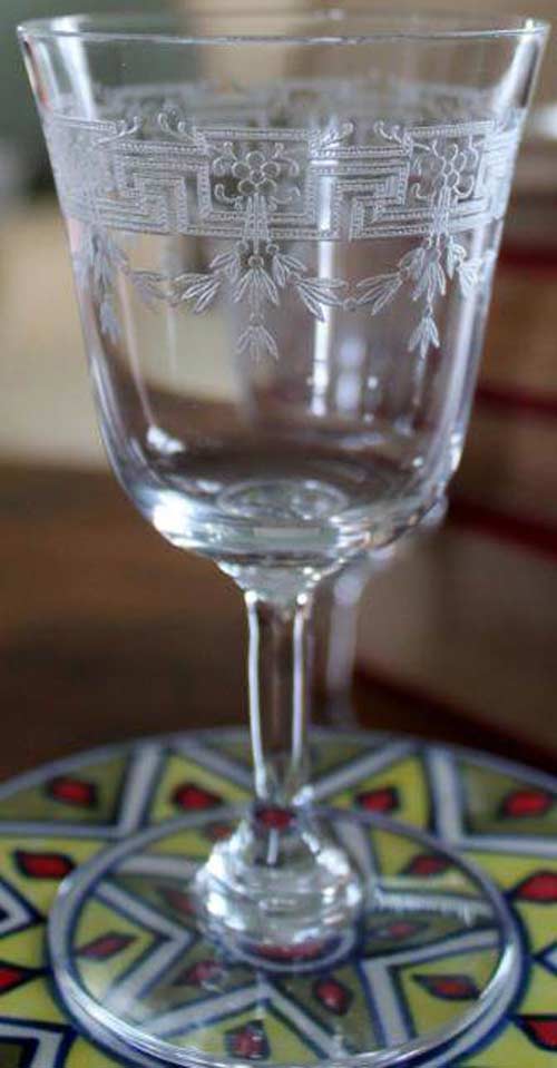Central Wine w/ #405 Greek Key and Swag Etch