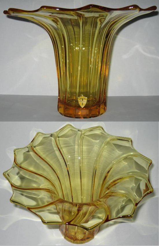 Duncan by Tiffin # 562-10 Swirl Vase
