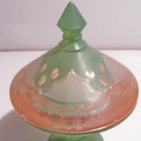 Westmoreland #1707 Candy w/ Cased & Cut Decoration