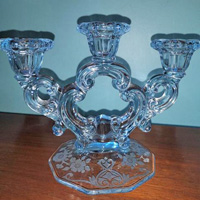 Cambridge # 638 Triple Keyhole Candlestick w/ #744 Etch