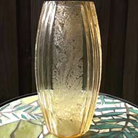 New Martinsville #  36 Oscar Vase w/ "Mandevilla" Etch