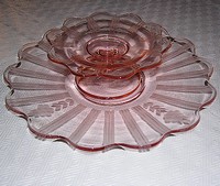 New Martinsville Scalloped Rim Cheese and Cracker