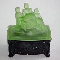New Martinsville Martha Washington Trinket Box