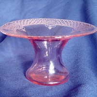 Cambridge #  94-1/2 Sweet Pea Vase w/ # 708 Etch