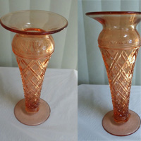 Cambridge "Stratford Variant" Vase