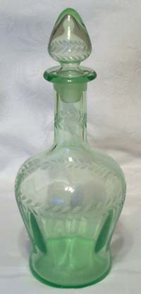 Cambridge # 315 Decanter with Laurel Wreath Engraving