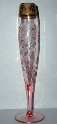 Cambridge # 272 Vase with Chrysanthymum Etch