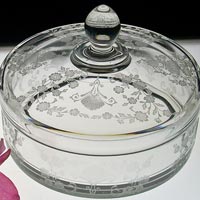 Duncan & Miller #5200 Candy Box w/ First Love Etch