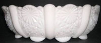 Fenton #1921 Daisy & Button Oval Bowl