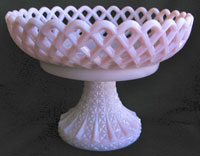 Fenton #9028 Lacy Edgel Comport