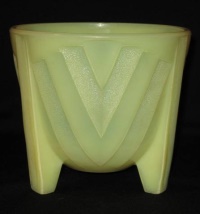 McKee #  25 Three-Footed Jardinere