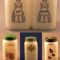 McKee Shaker Decorations
