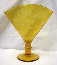 Westmoreland #1708 Fan Vase w/ Cutting