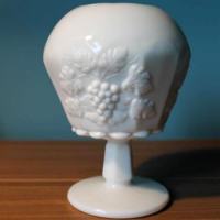 Westmoreland #1881 Paneled Grape Ivy Ball