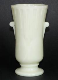 Akro Agate # 317 Tab Handled Dart Vase