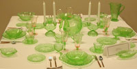Avocado and Fry Glass Show Display