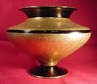 Wheeling D-  11 'Doves, Roses, & Daisies' on Unknown Urn