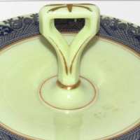 Cambridge Ivory Center Handle Server w/ Blue Willow Border