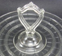 Hocking Ring Center Handle Server