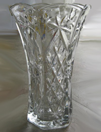 Hocking Early American Prescut Glass Vase