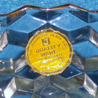 Jeannette #600/501 Gold-Trimmed Creamer, Sugar, Tray Set Label