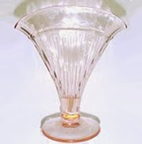 Diamond # 900 Adam's Rib Fan Vase