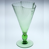 Huntington #  23 Clover Vase
